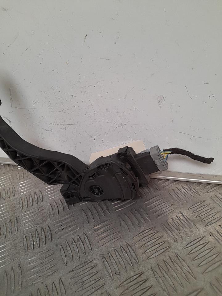 Potentiometre de pedale de gaz d'accelerateur - 59020713 - PEUGEOT 208 1 PHASE 1