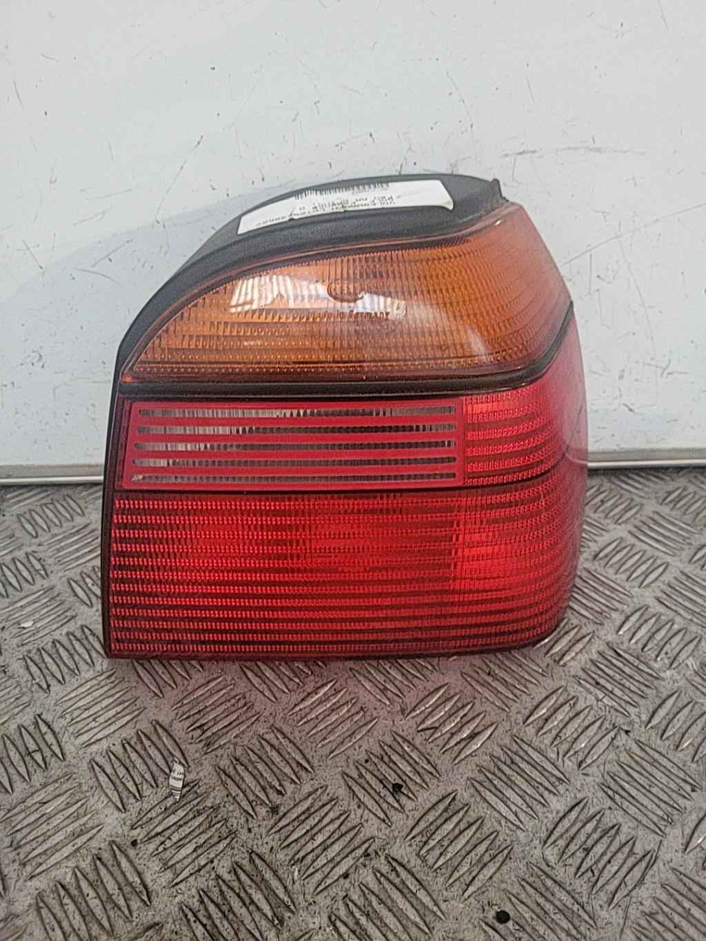 Fanale posteriore principale destro (luci) VOLKSWAGEN GOLF Gasolina - 1