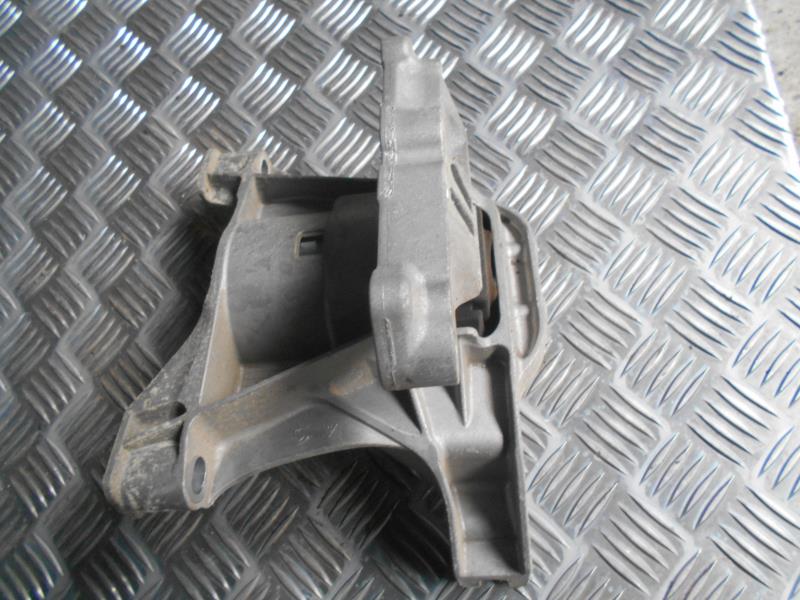 Supporto motore destro PEUGEOT 308 2 SW PHASE 1 BREAK Diésel - 1