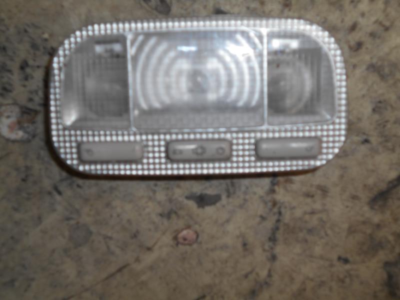Luce di cortesia PEUGEOT 3008 1 PHASE 1 Diésel - 1