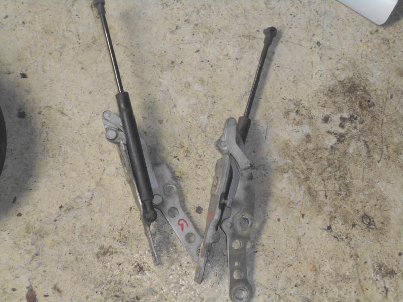 Charniere de capot BMW SERIE 3 E46 PHASE 1 Diesel - 1