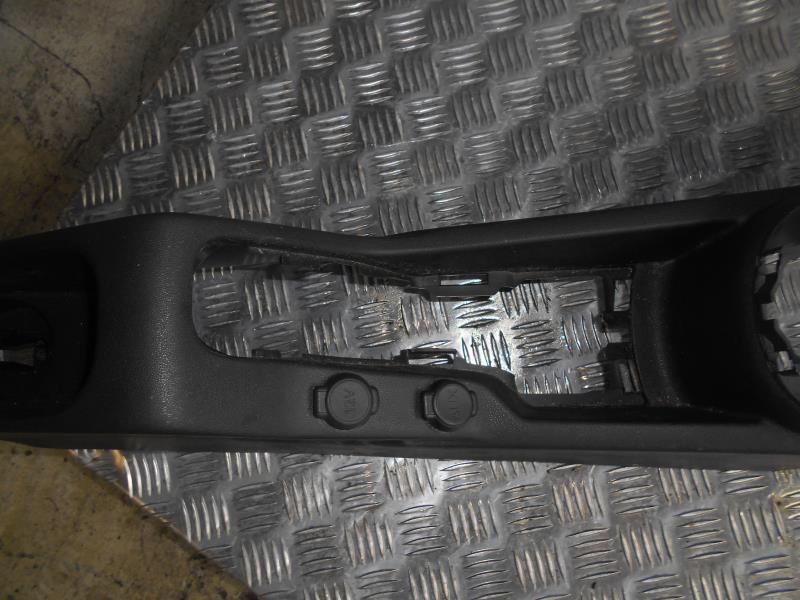 Console central (interieur plastique) CITROEN C3 2 PHASE 2 Diesel - 1