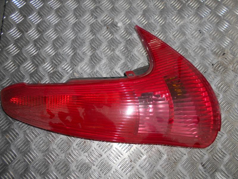 Fanale posteriore principale destro (luci) PEUGEOT 206 PHASE 1 BREAK Gasolina - 1