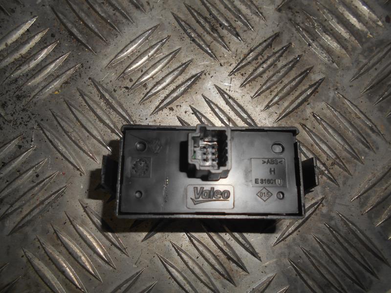 Bouton de warning RENAULT TWINGO 3 PHASE 1 Essence - 1