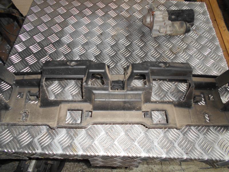 Support de pare chocs arriere CITROEN C3 2 PHASE 2 Diesel - 1