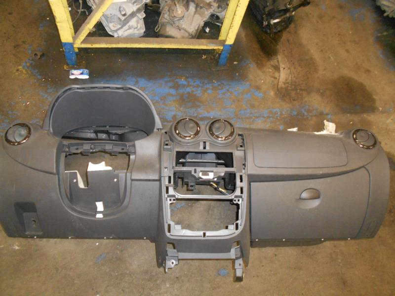 Tableau de bord DACIA DUSTER 1 PHASE 1 Diesel - 1