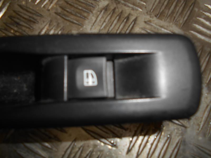 Interruttore lavacristalli posteriore sinistro RENAULT SCENIC 3 PHASE 1 Diésel - 1