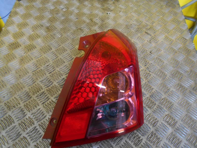 Fanale posteriore principale destro (luci) SUZUKI SWIFT 3 Gasolina - 1