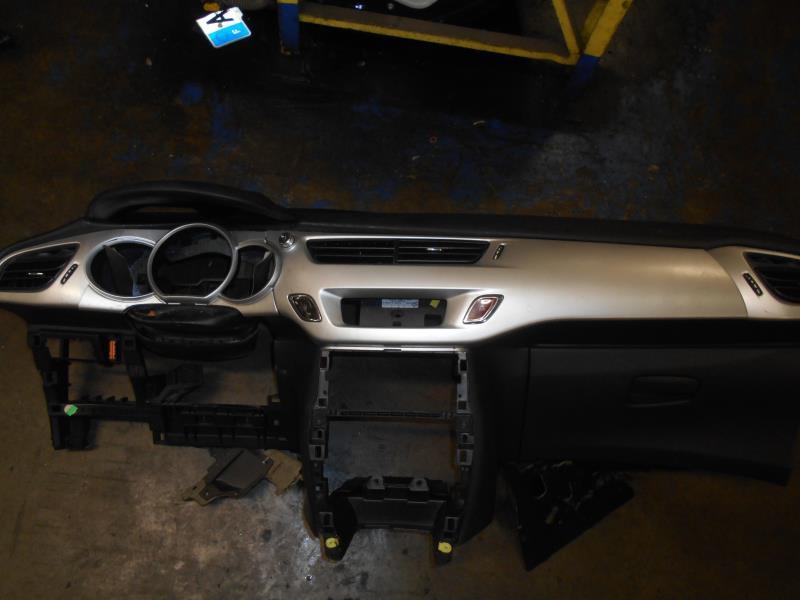 Tableau de bord CITROEN C3 2 PHASE 1 Diesel - 1