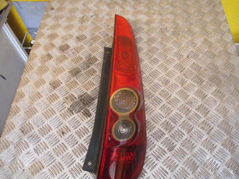 Fanale posteriore principale destro (luci) FORD FIESTA 5 PHASE 2 Diésel - 1