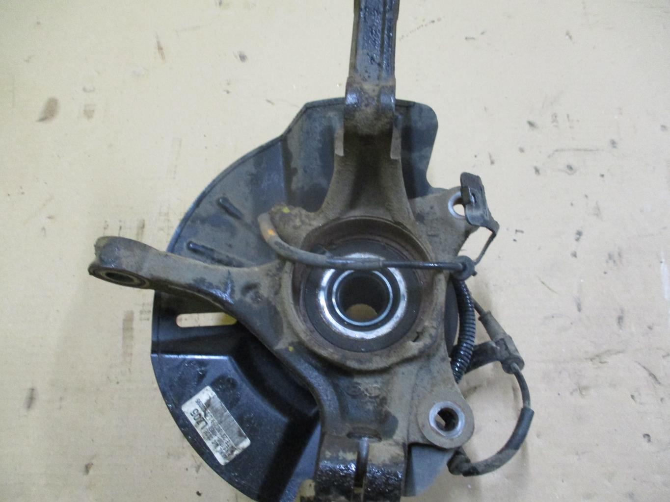 Mozzo anteriore sinistro KIA RIO 4 PHASE 1 Gasolina - 1