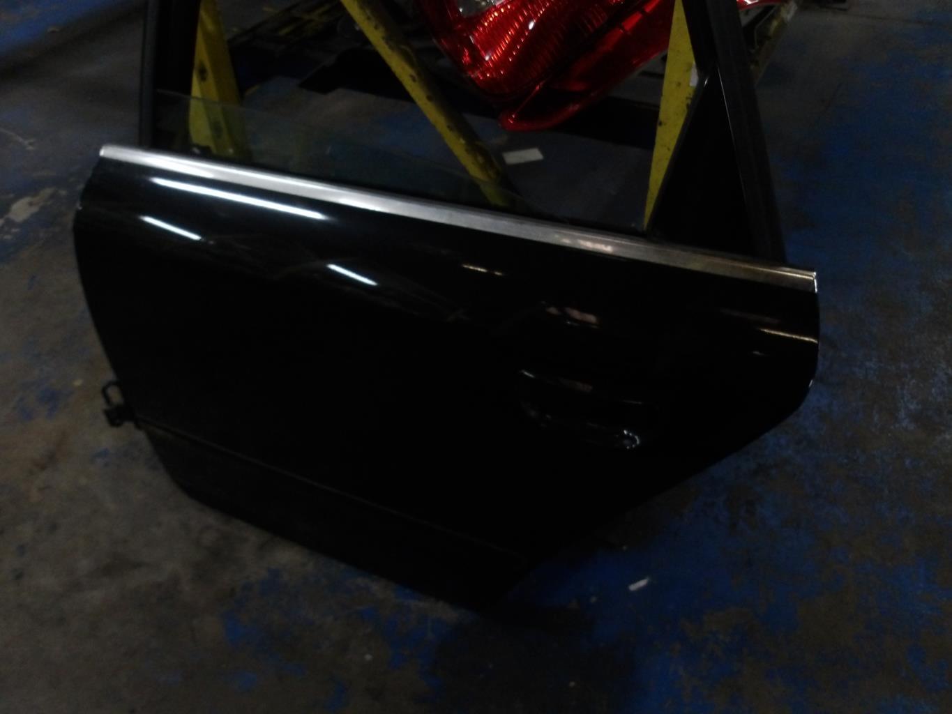Porte arriere gauche AUDI A4 2 PHASE 2 Diesel - 1