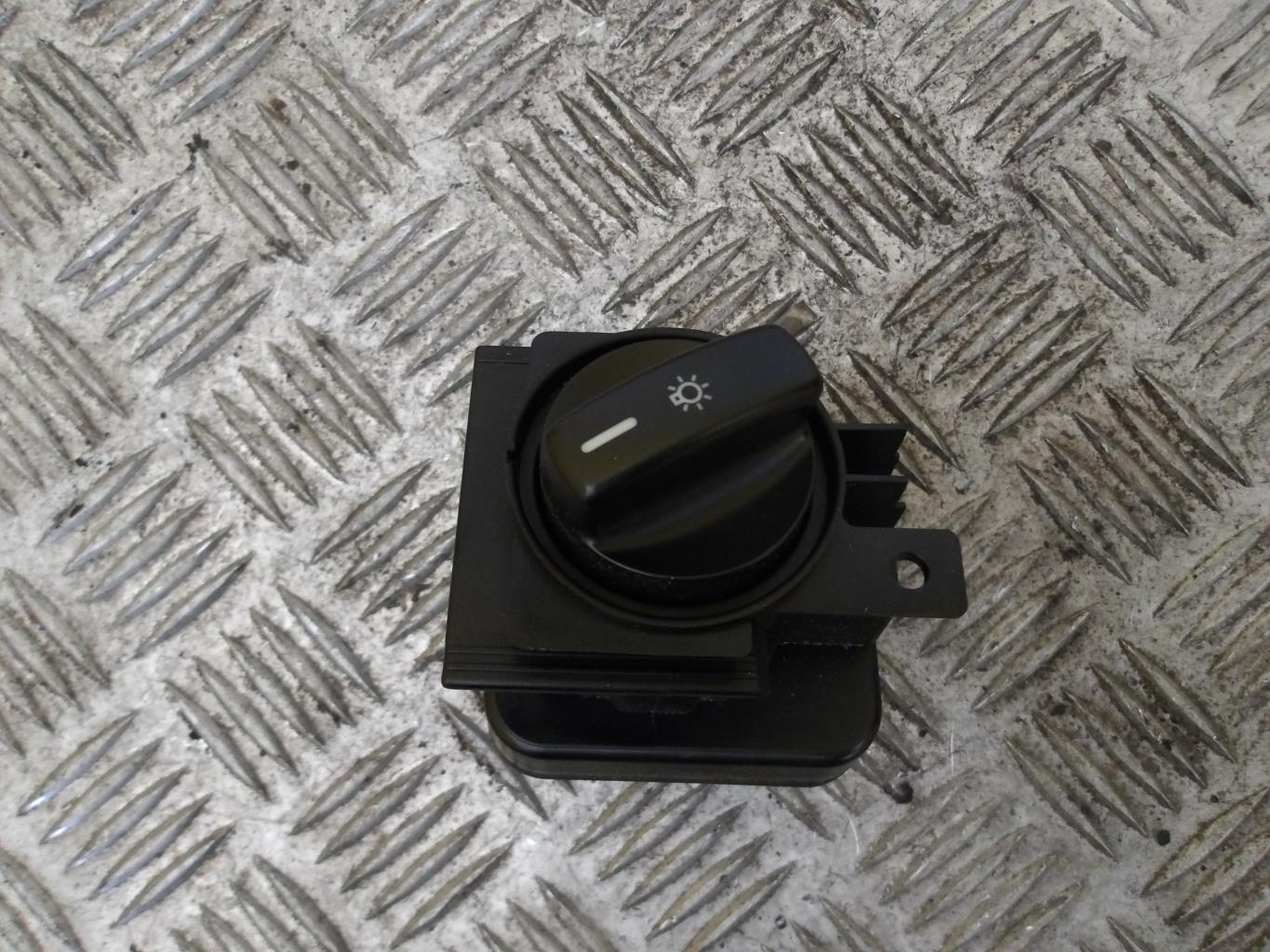 Commande de phare MERCEDES CLASSE A 169 PHASE 1 Essence - 1