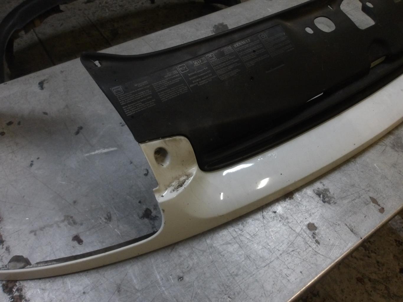Calandre RENAULT CLIO 2 PHASE 1 Essence - 1