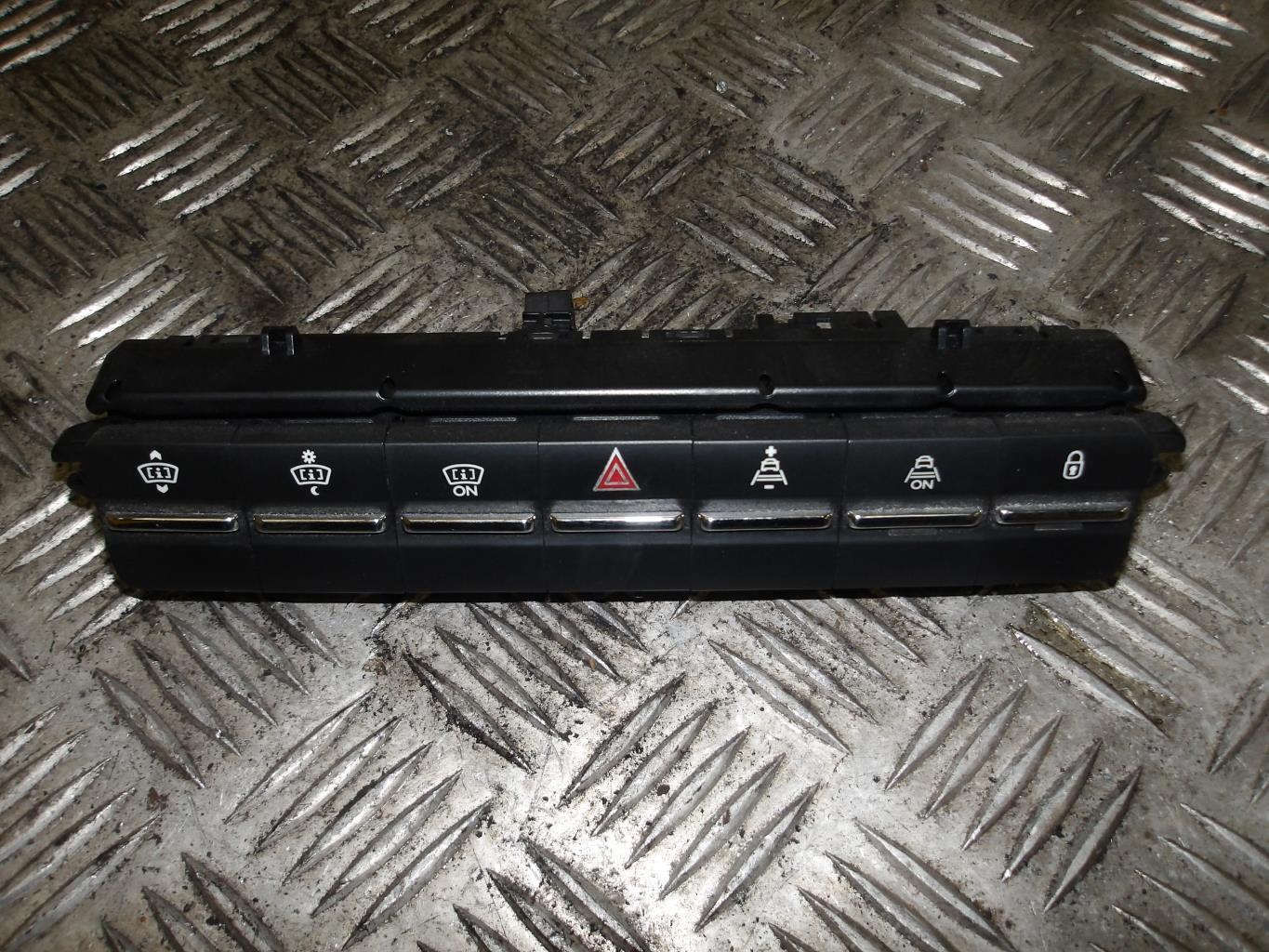 Bouton de warning PEUGEOT 5008 1 PHASE 1 Diesel - 1