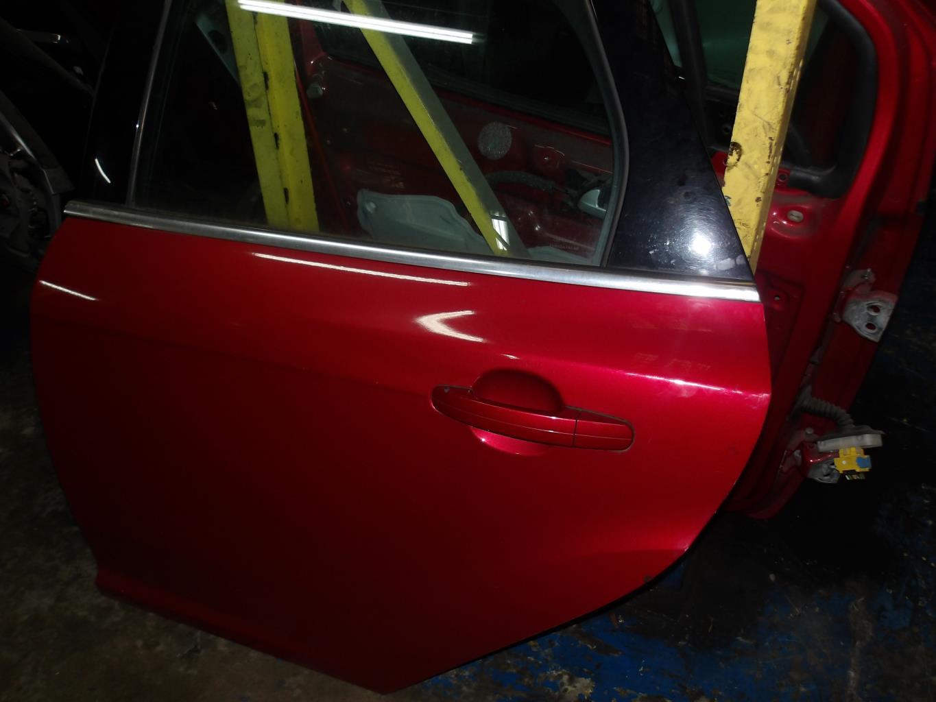 Puerta trasera izquierda FORD FOCUS 3 PHASE 1 BREAK Diésel - 1