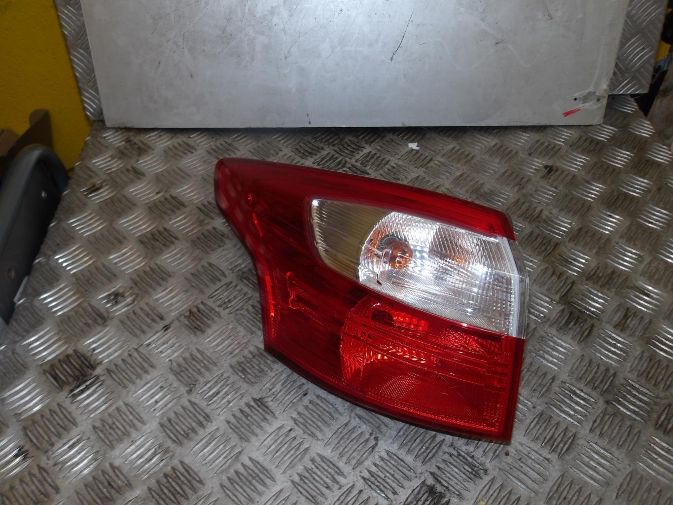 Fanale posteriore principale sinistro (luci) FORD FOCUS 3 PHASE 1 BREAK Diésel - 1