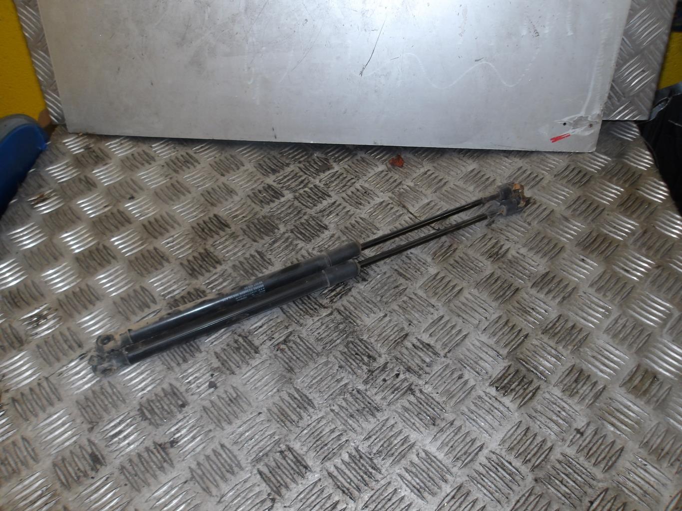 Verin de coffre CITROEN C4 2 PHASE 1 Diesel - 1