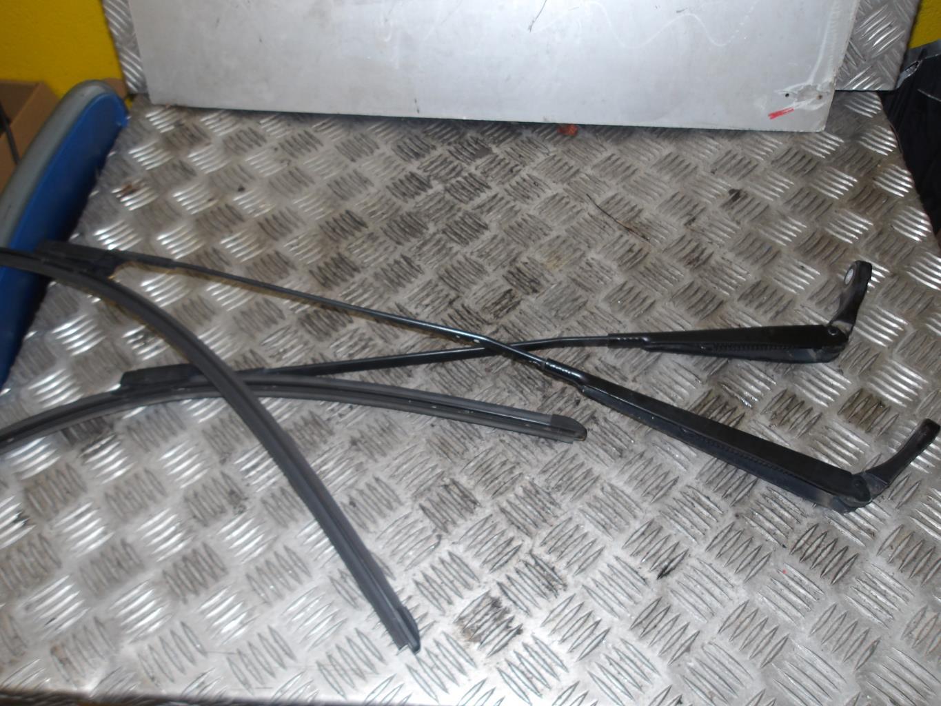Braccio tergicristallo anteriore PEUGEOT 3008 1 PHASE 1 Diésel - 1