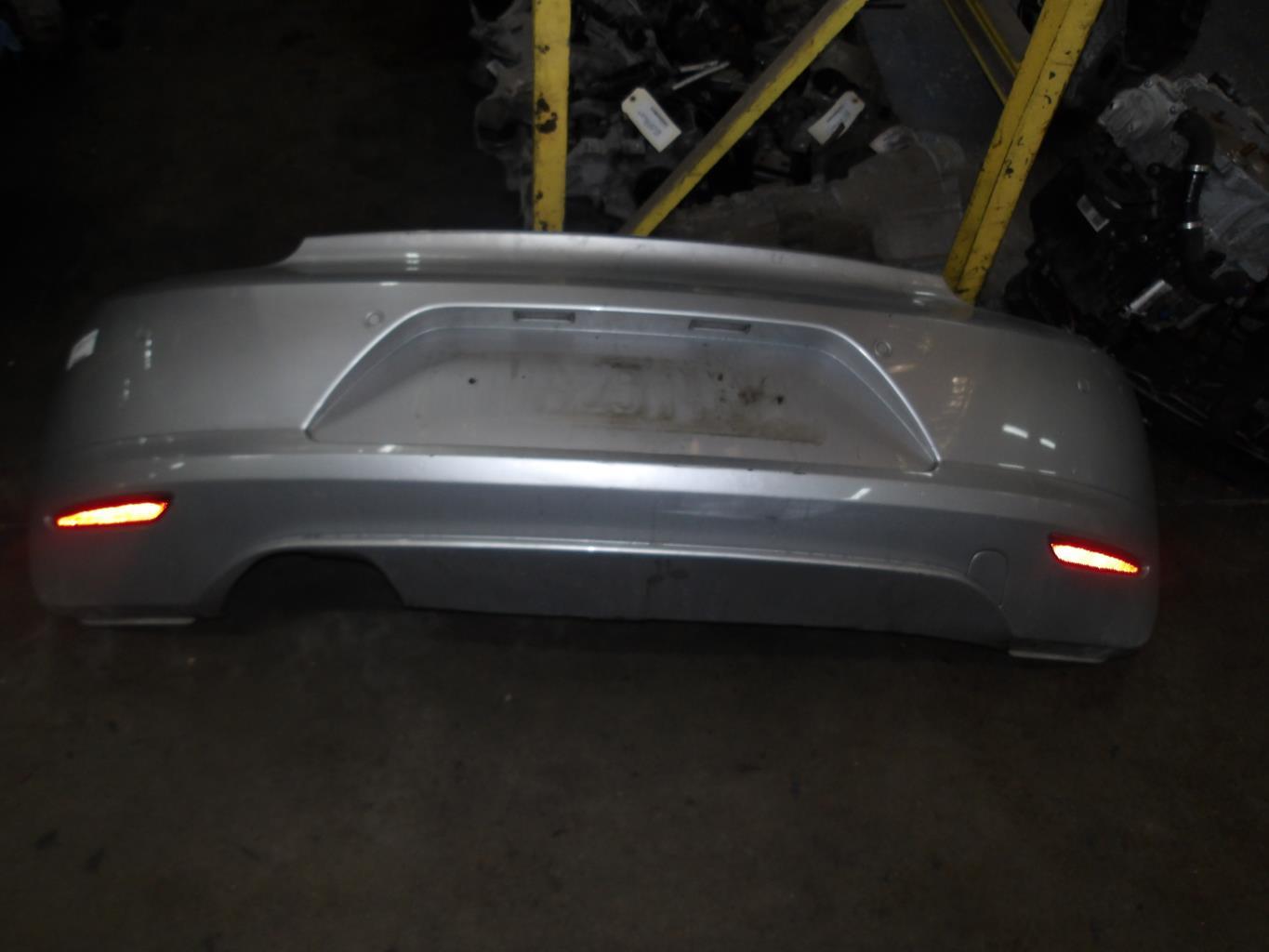 Paraurti posteriore VOLKSWAGEN SCIROCCO 3 PHASE 1 COUPE Gasolina - 1