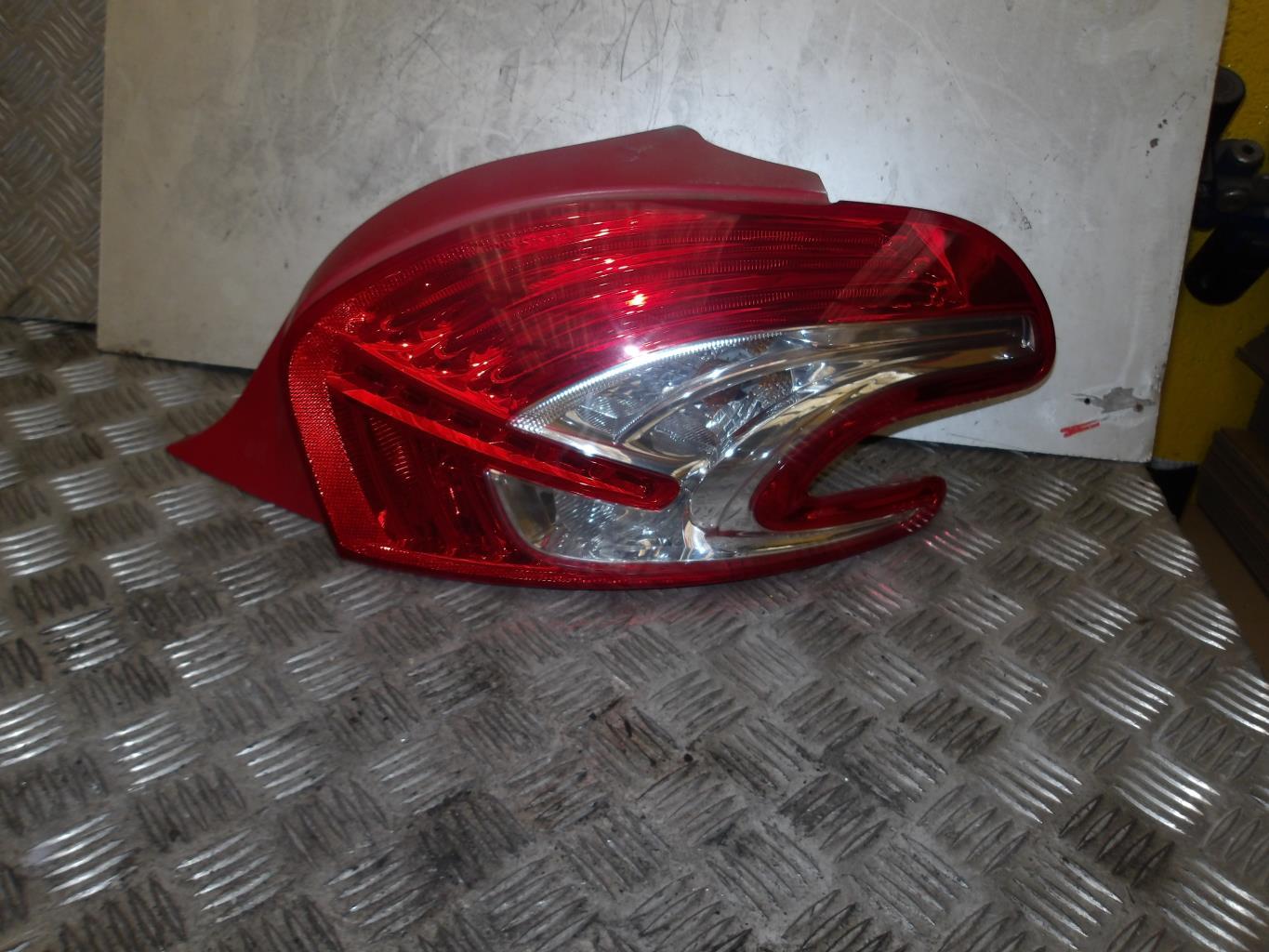 Fanale posteriore principale destro (luci) PEUGEOT 208 1 PHASE 1 Diésel - 1