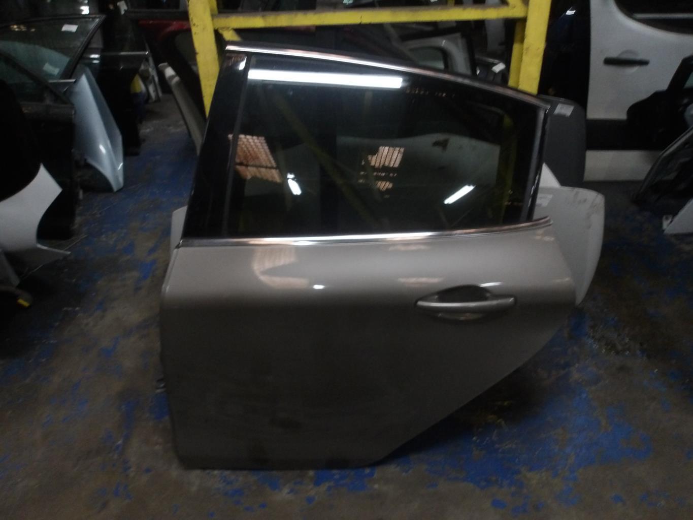 Portiera posteriore sinistra PEUGEOT 208 1 PHASE 1 Diésel - 1