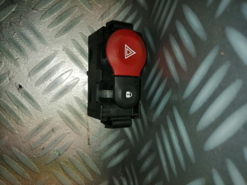 Bouton de warning RENAULT CLIO 3 PHASE 2 Diesel - 1