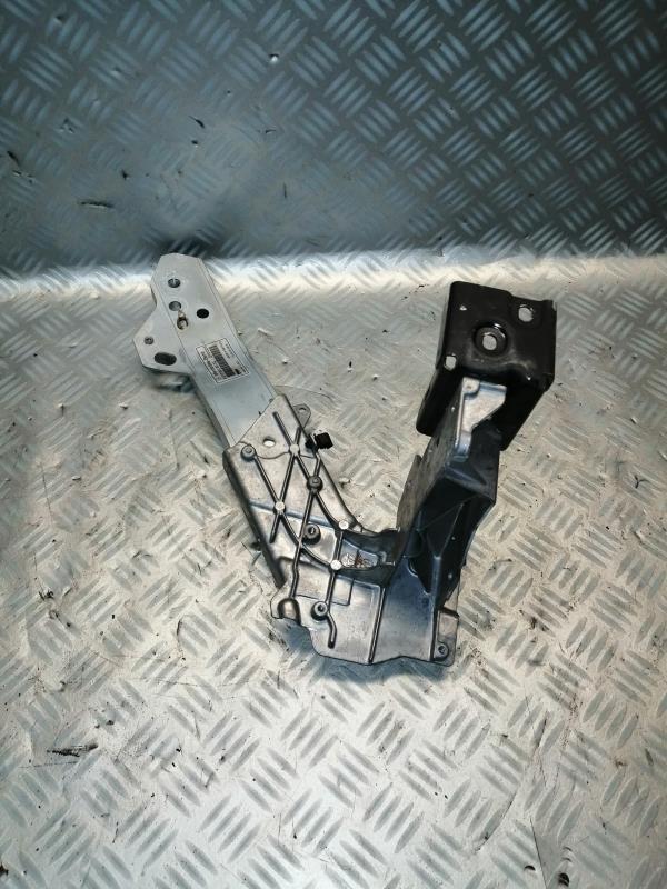 Support de phare gauche (tôle) MERCEDES CLASSE E 213 Diesel - 1