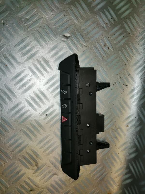 Bouton de warning AUDI A1 2 SPORTBACK Essence - 1
