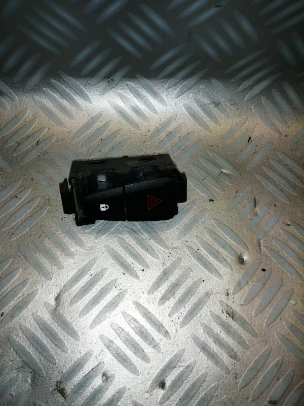 Bouton de warning DACIA SANDERO 2 PHASE 2 Diesel - 1