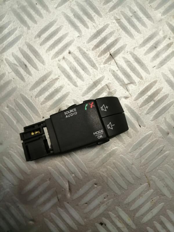 Commande autoradio RENAULT CLIO 4 PHASE 1 Essence - 1