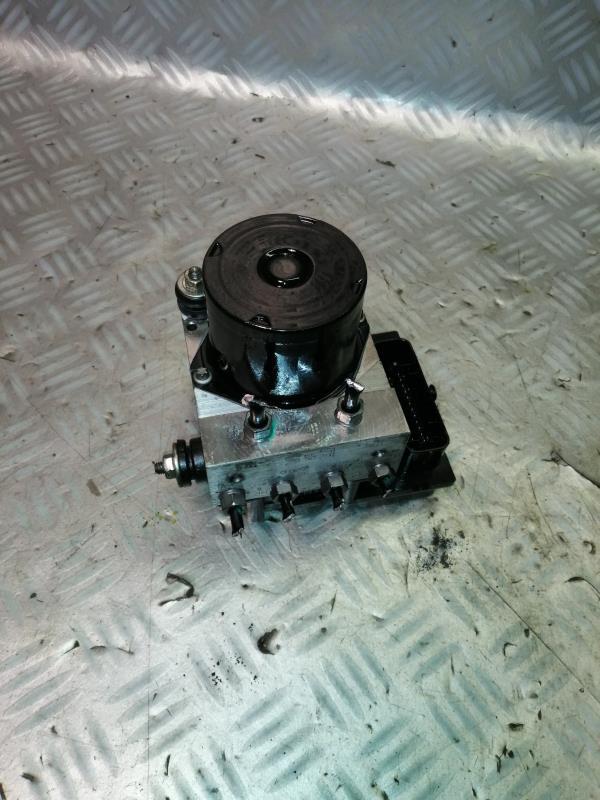 Blocco ABS (antibloccaggio freni) VOLKSWAGEN POLO 5 PHASE 1 Diésel - 1
