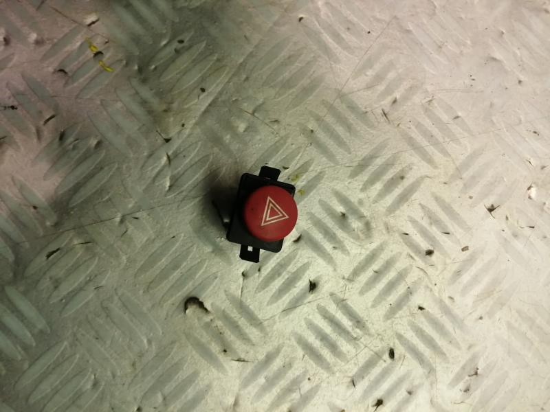 Bouton de warning SEAT IBIZA 3 PHASE 2 Diesel - 1