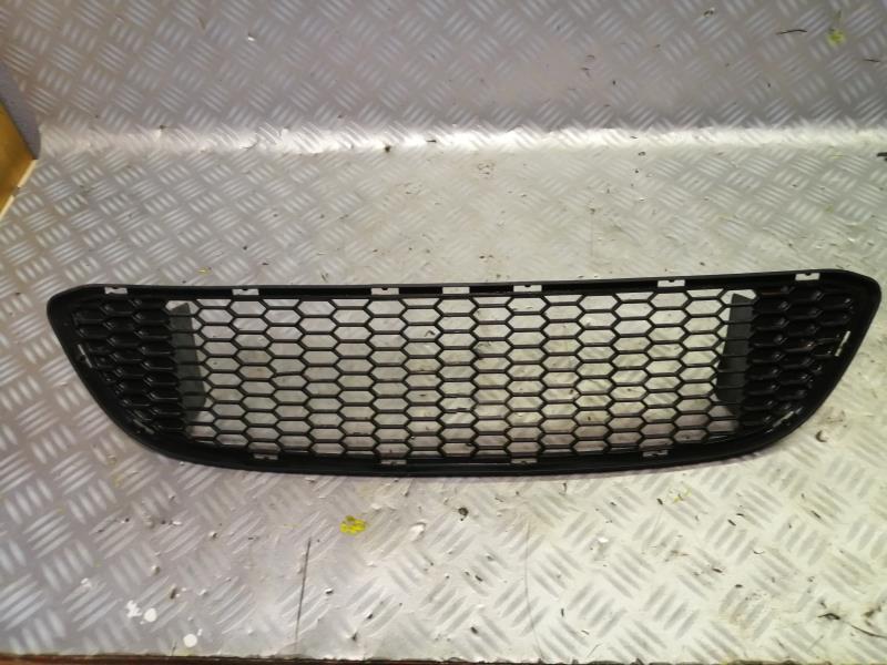Grille de pare choc BMW SERIE 1 E82 COUPE Diesel - 1