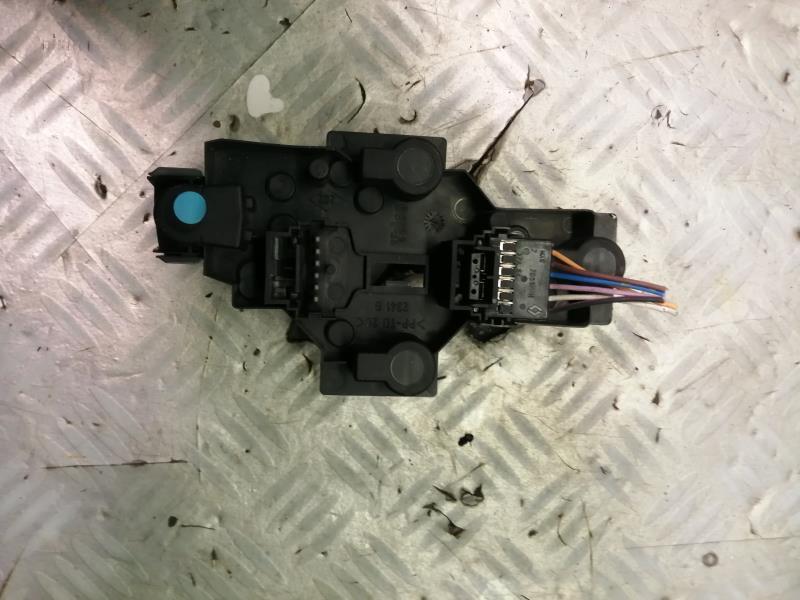Base portalampade fanale posteriore sinistro RENAULT SCENIC 1 PHASE 2 Diésel - 1