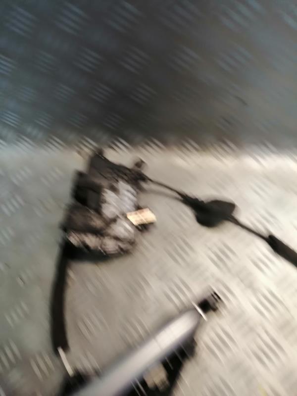 Serrure avant droit RENAULT CLIO 4 PHASE 1 Essence - 1