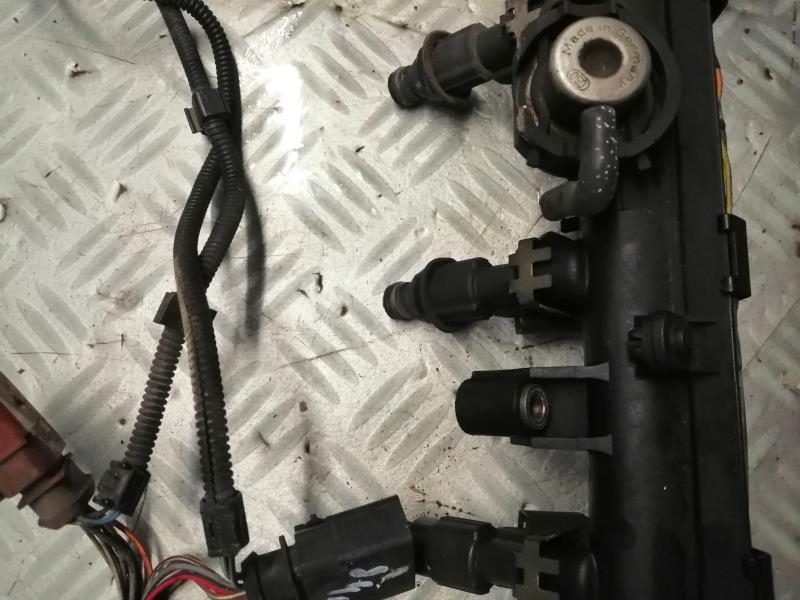 Rampe injection VOLKSWAGEN POLO Essence - 1