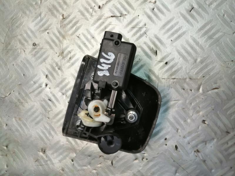 Bouton de coffre RENAULT CLIO 2 CAMPUS PHASE 2 Essence - 1