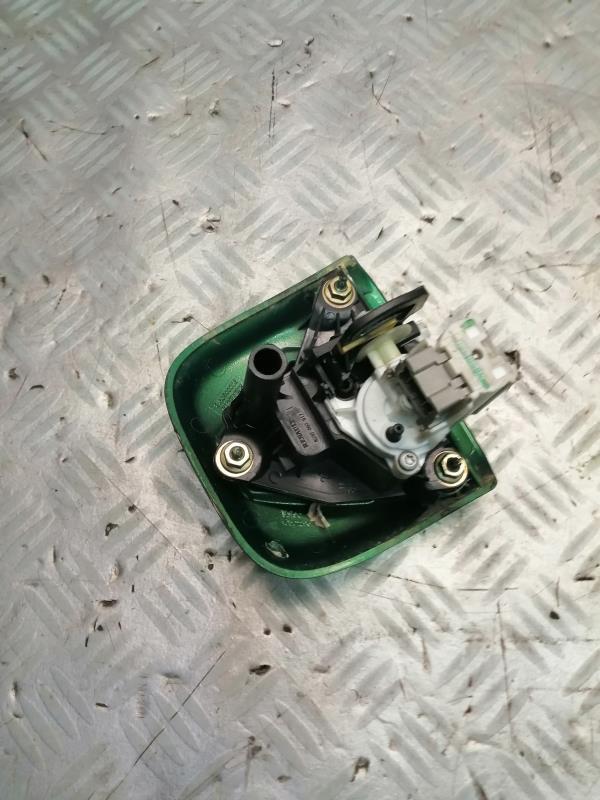 Bouton de coffre RENAULT CLIO 2 PHASE 2 Essence - 1