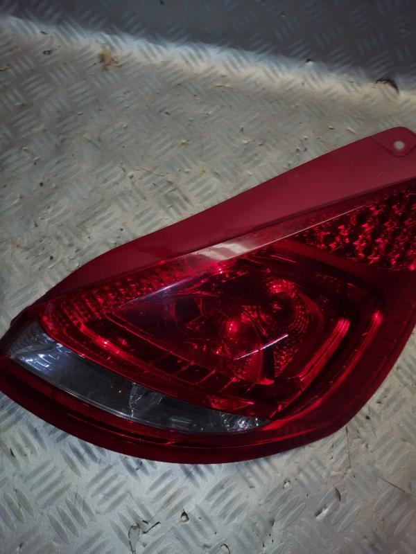 Fanale posteriore principale destro (luci) FORD FIESTA 6 PHASE 1 Diésel - 1