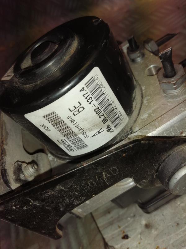 Blocco ABS (antibloccaggio freni) FORD FIESTA 6 PHASE 1 Diésel - 1