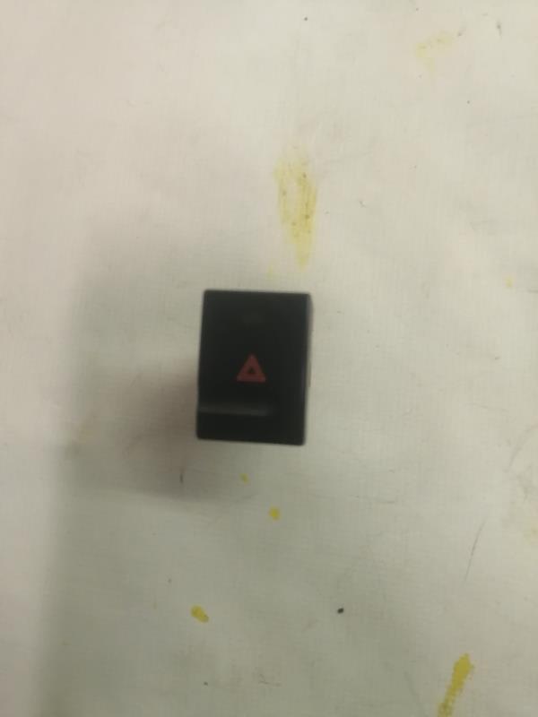 Bouton de warning PEUGEOT 406 PHASE 1 Diesel - 1