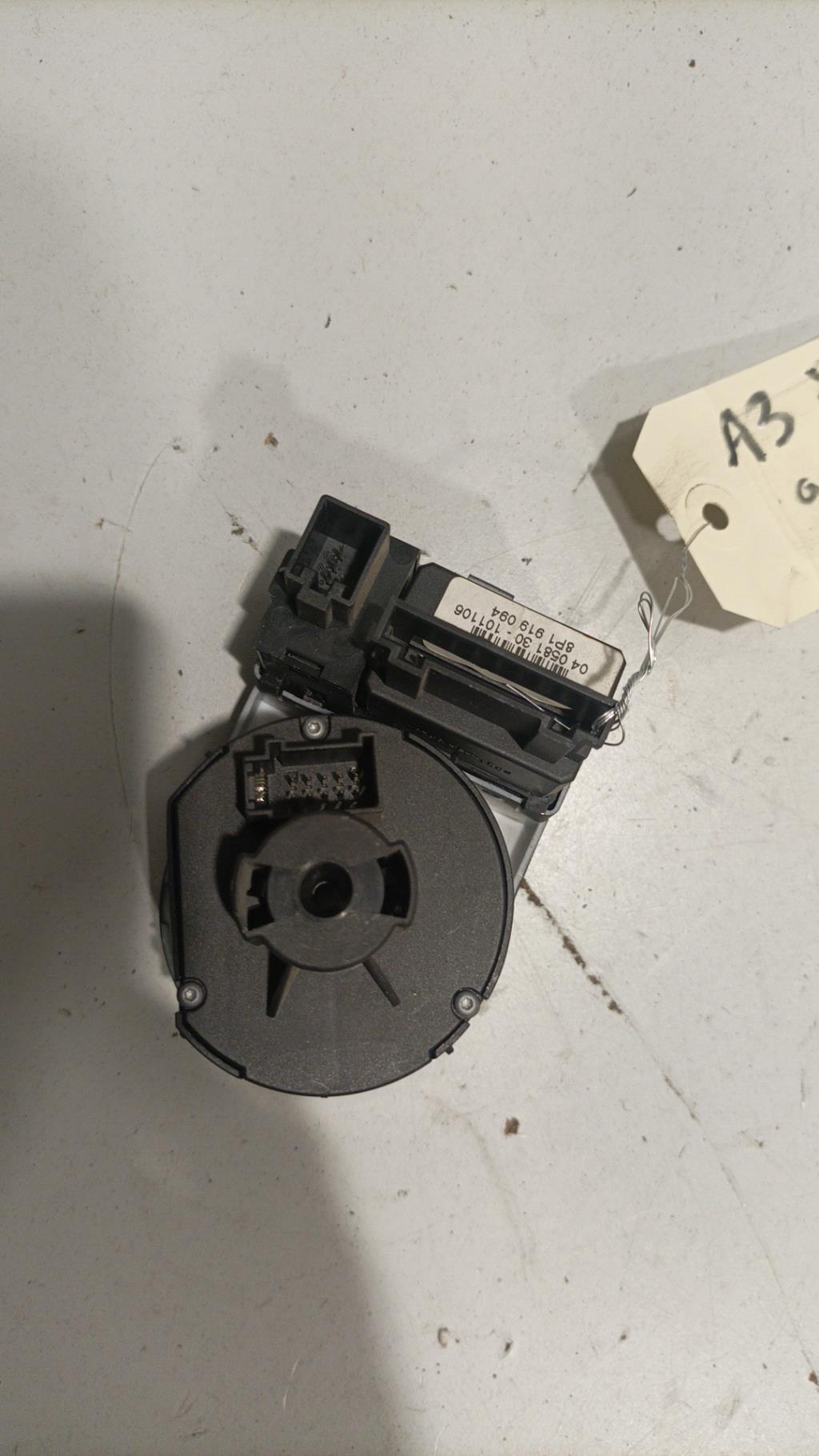 Commande de phare AUDI A3 2 PHASE 1 Diesel - 1