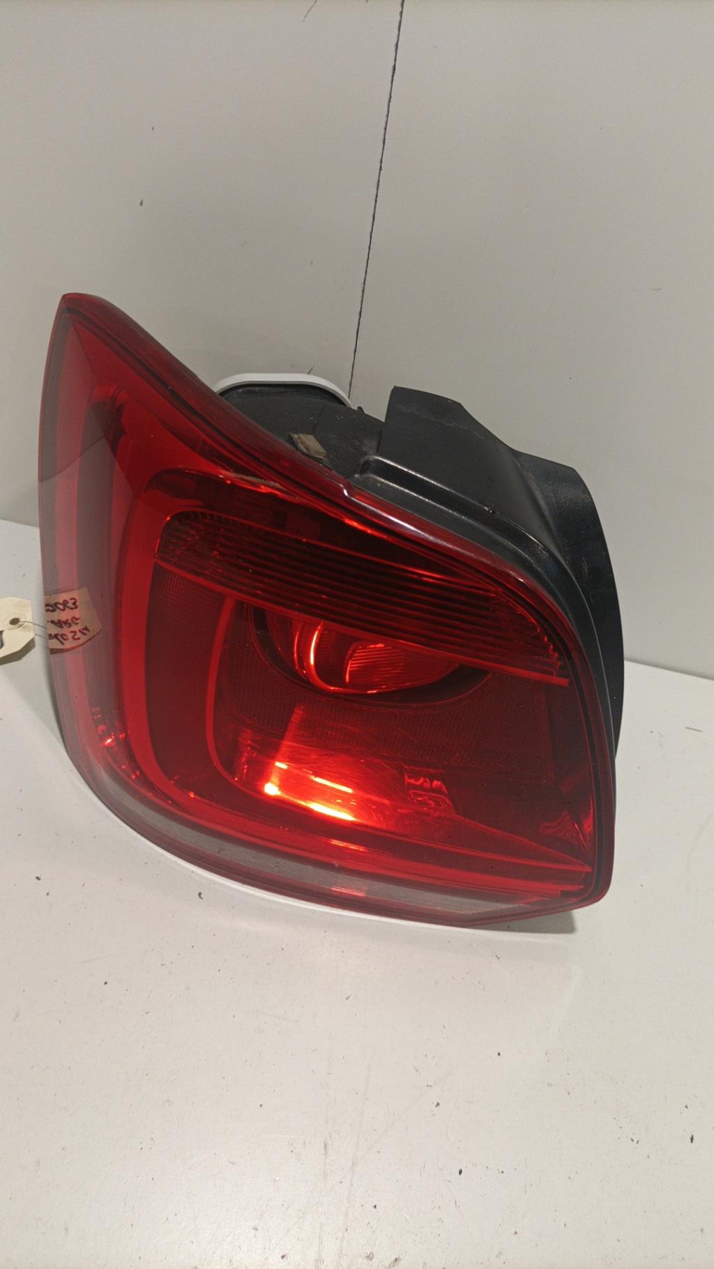 Fanale posteriore principale sinistro (luci) VOLKSWAGEN POLO 5 PHASE 1 Diésel - 1