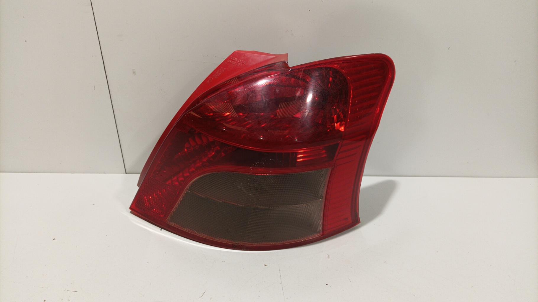 Fanale posteriore principale destro (luci) TOYOTA YARIS 2 PHASE 1 Diésel - 1