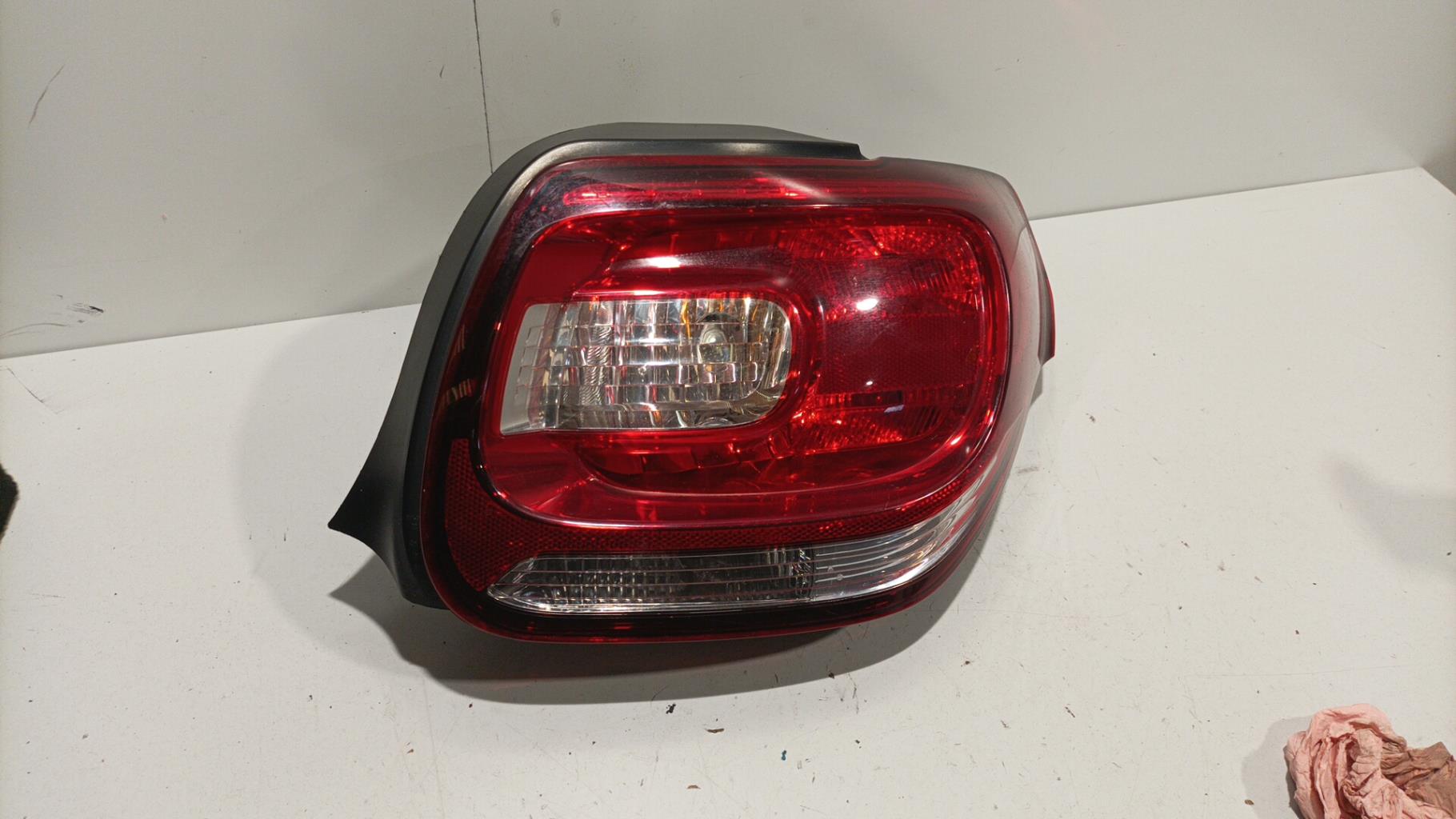 Fanale posteriore principale destro (luci) CITROEN DS3 PHASE 1 Gasolina - 1