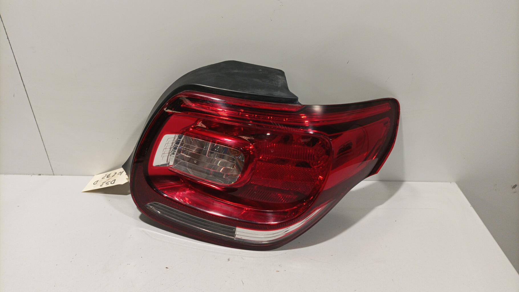 Fanale posteriore principale destro (luci) CITROEN DS3 PHASE 1 Diésel - 1
