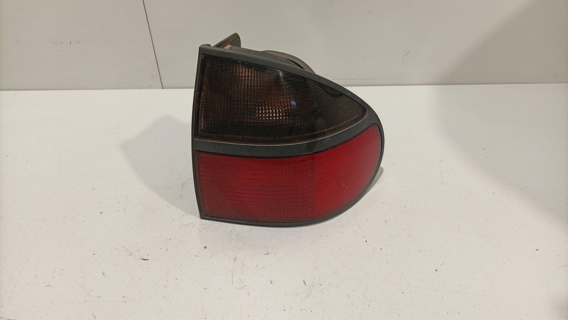 Fanale posteriore principale destro (luci) RENAULT LAGUNA 1 PHASE 1 Gasolina - 1