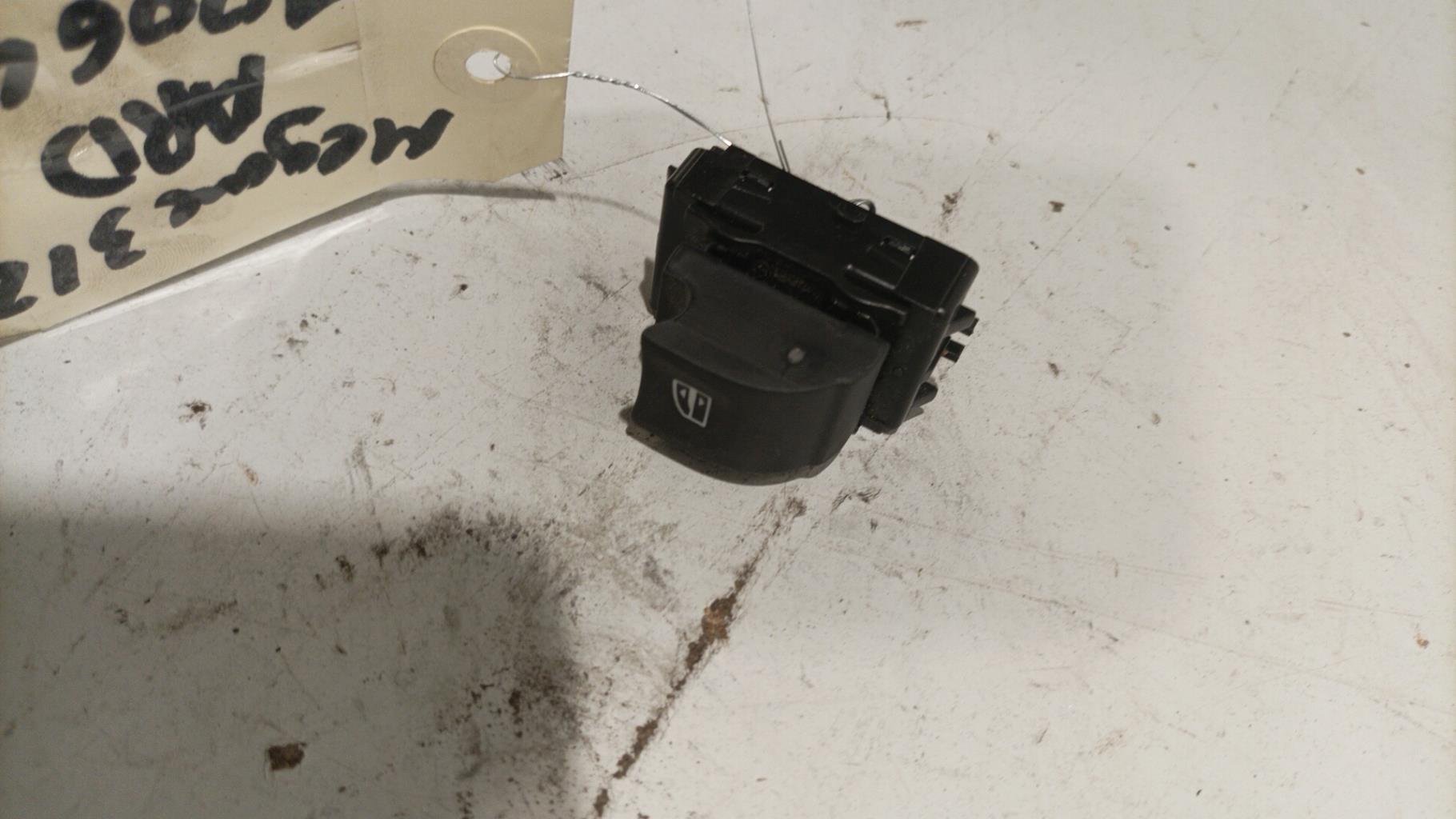 Interruttore lavacristalli posteriore destro RENAULT MEGANE 3 PHASE 3 Gasolina - 1