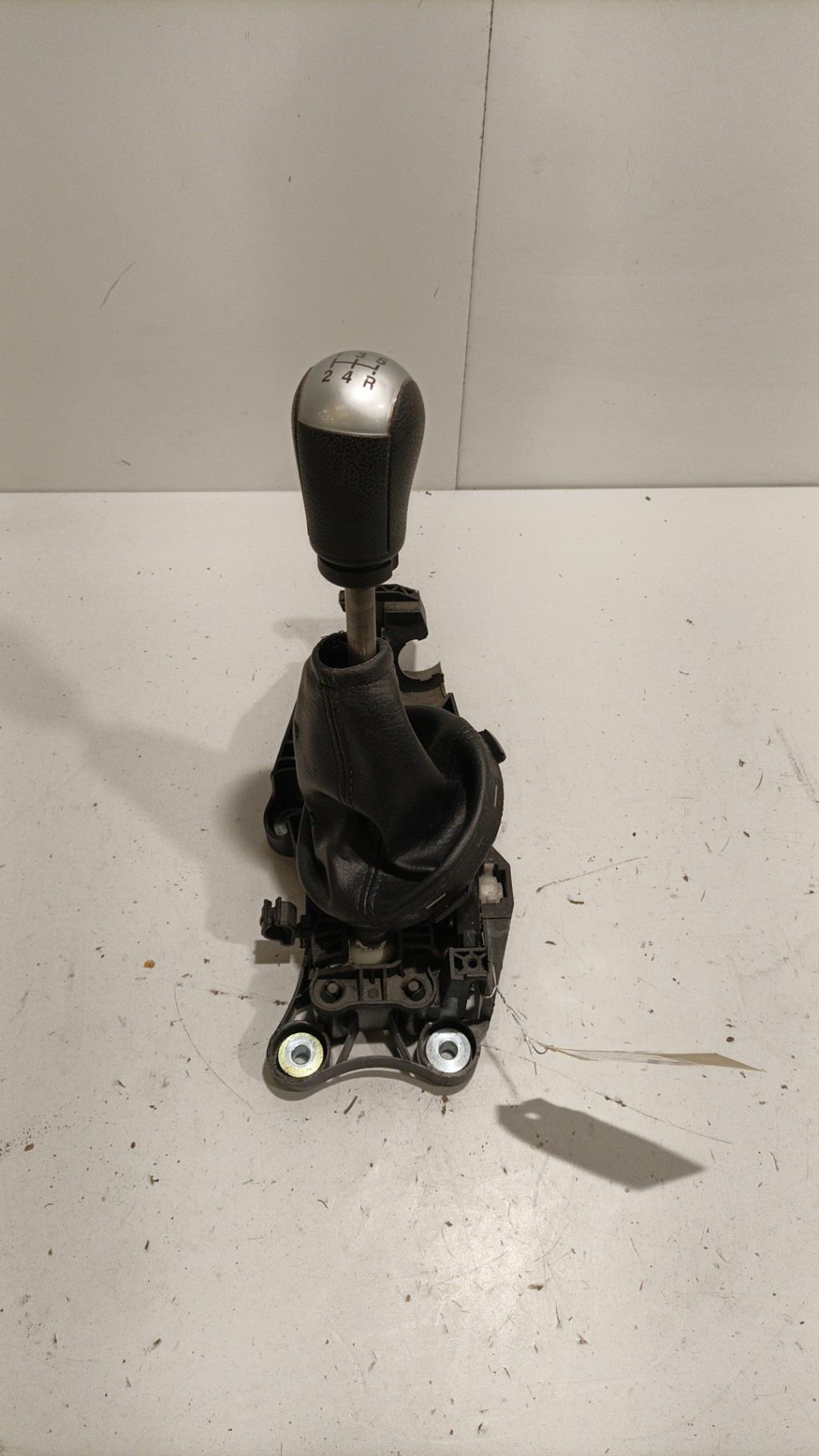 Levier de vitesses FORD FIESTA 5 PHASE 2 Diesel - 1